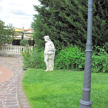 Hotel Val Di Sangro 3*